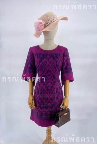 ชุดผ้าไหมผู้หญิง